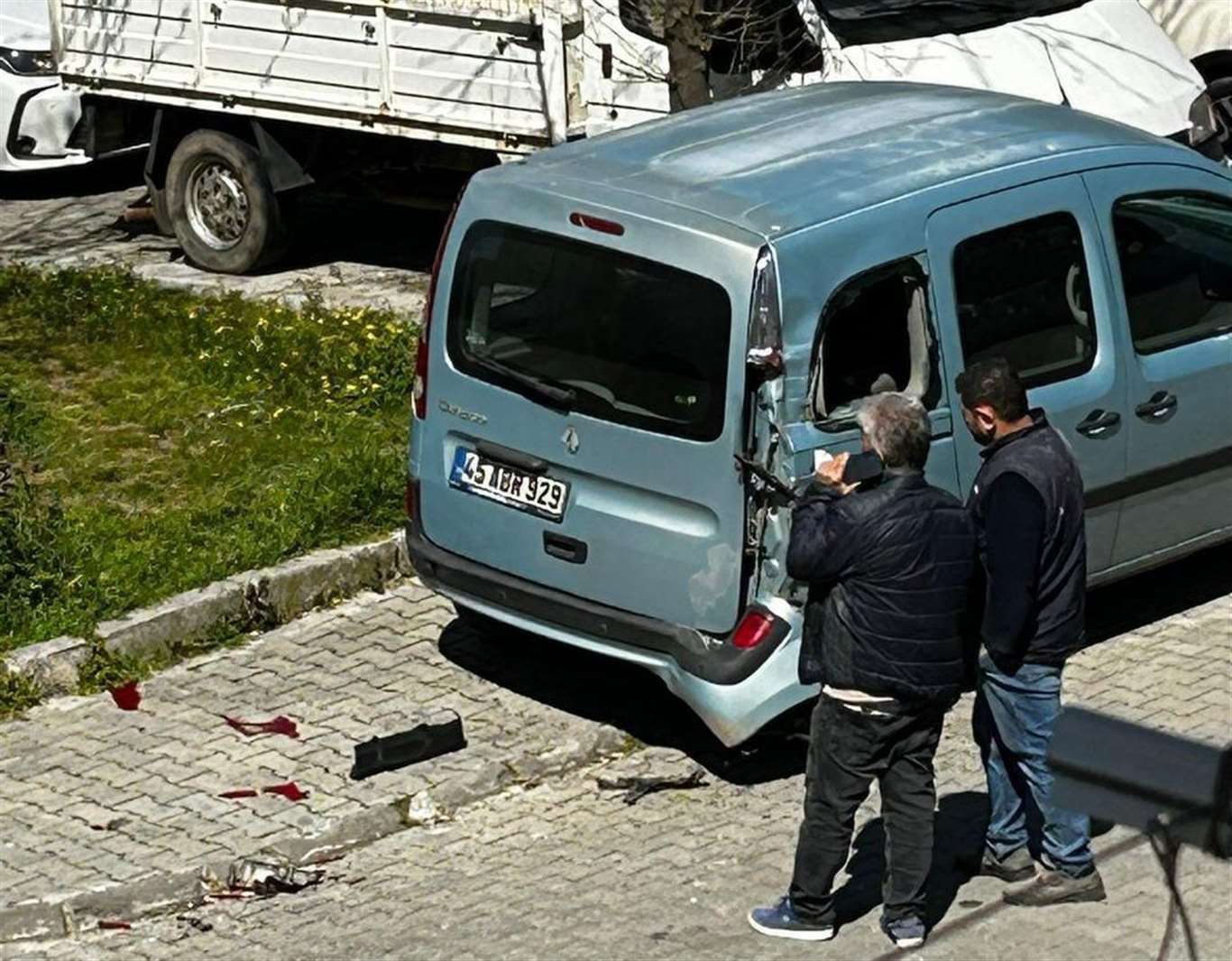 Kargo kamyonları mahalleliyi tedirgin ediyor haberi